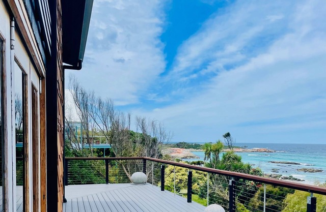 Driftwood Bay of Fires - A spacious and luxurious scandinavian style beach house