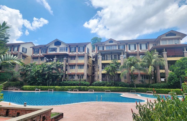 Drimba Nature Stay with Wi-Fi & Swimming Pool in Kota Damansara, PJ near MRT