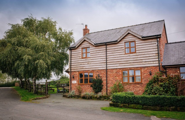 Drover's Barn - Stunning 3 bedroomed cottage with underfloor heating throughout.