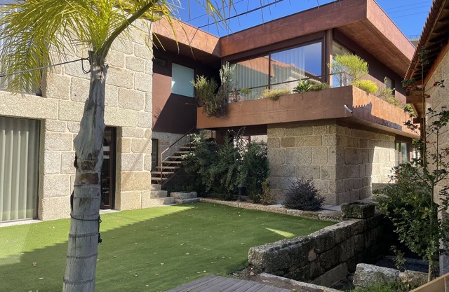 Duas Quintas-areal T1 Varanda