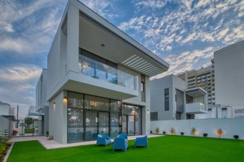 Dubai Luxury 4BR Villa in Murooj Al Furjan