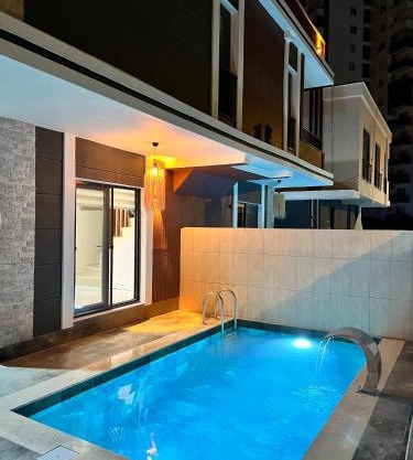 Dubleks Özel Havuzlu Teraslı Lüks Villa