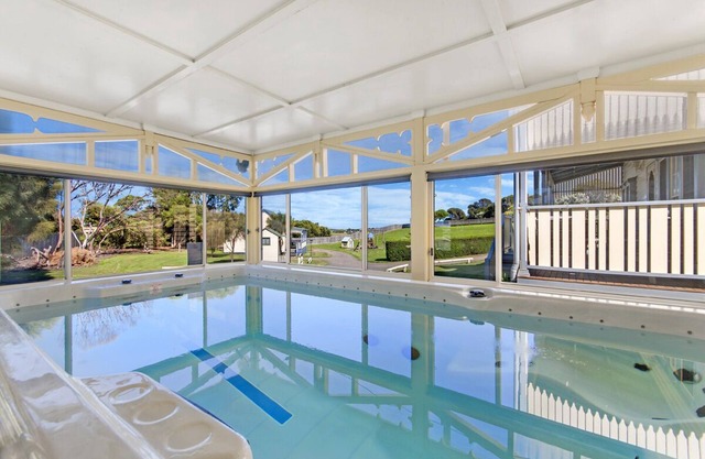 Dunes - elegant beach villa with huge swim spa