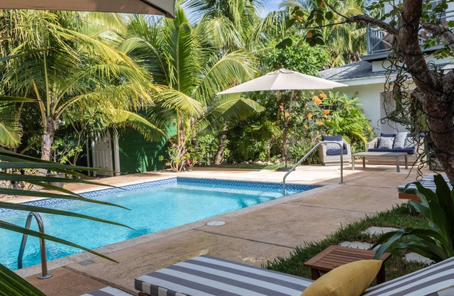 Dunn's House - Spacious Family Friendly Home with a Pool steps to the Beach