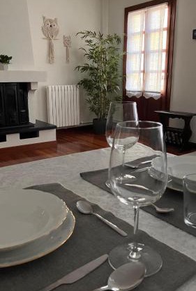 Duplex 122m2, 4 dormitorios, 2 baños completos, Wifi 1GB