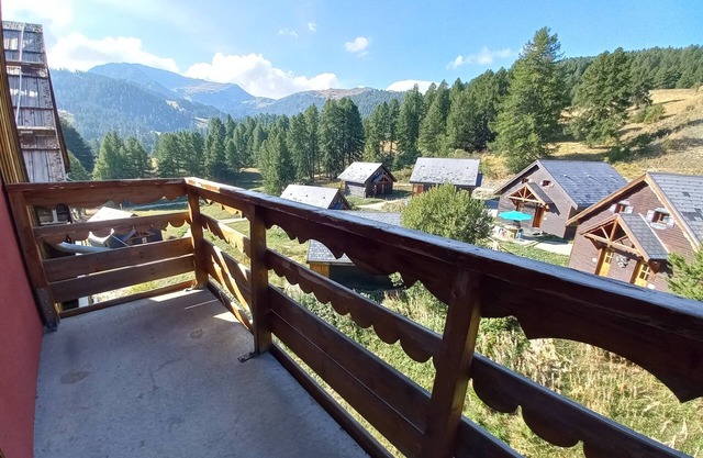 Duplex apartment 8-10p in Risoul at the foot of the slopes