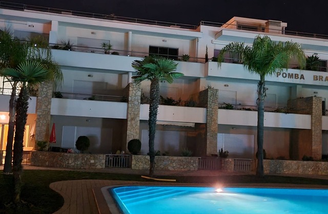 Duplex com Vista Piscina Barbeque Garagem 5 Minutos da Praia