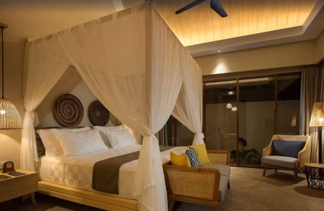 Duplex Villa with Private Pool and Beach Access 9