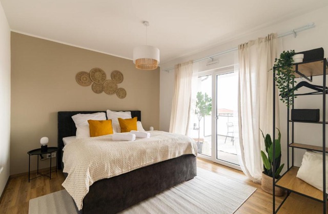 DWELLSTAY - Modernes Apartment I 55qm I 2 Zimmer I Küche I Bad I Terrasse I TV I WLAN