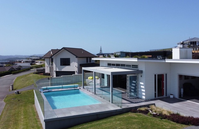 EAGLE VIEW - SUMMER IN STYLE