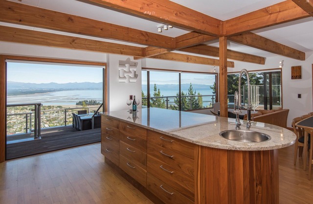 Eagles Nest Nelson - Nelson Holiday House