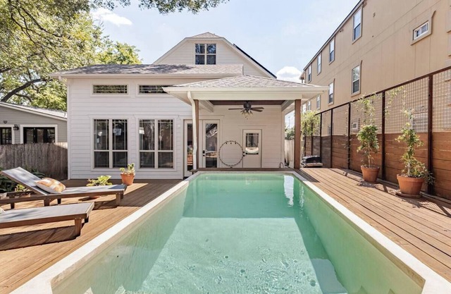 East ATX Luxury Home + Saltwater Pool + Near Downtown + on Lady Bird Lake Trail