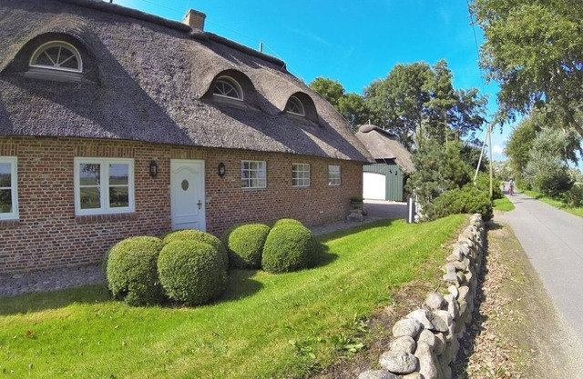 Easter dike Molehill - Thatched semi-detached house Molehill