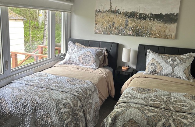 Eastern Canada Cozy Stop overnSt John River (walking trails)