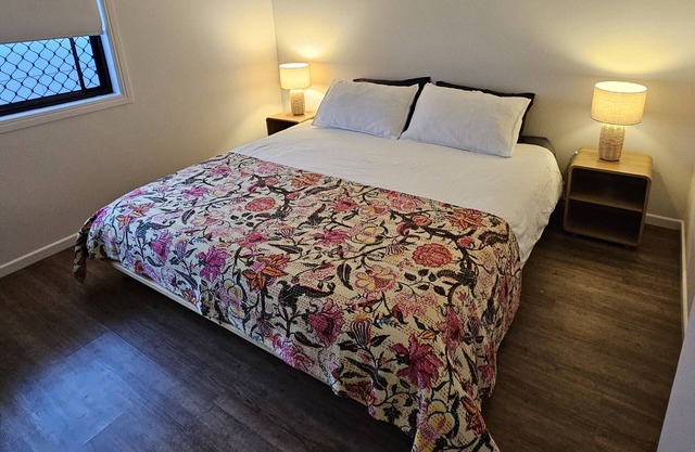 Easy Access to Brisbane - Gold Coast Private Guest Suite w/On-site Parking