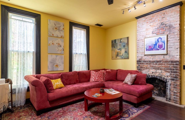 Easy access to Taylor Swift, Broadway, CMAs & more