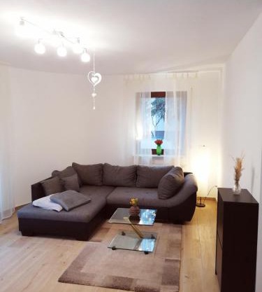 Ebenerdige Ferienwohnung mit großer Terrasse in der Nähe des Waldes, zum wohlfühlen