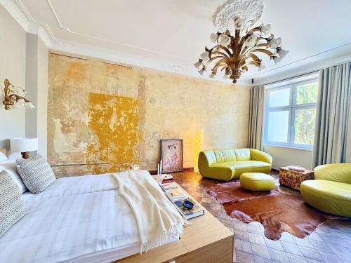 Eclectic Gem in Old Town