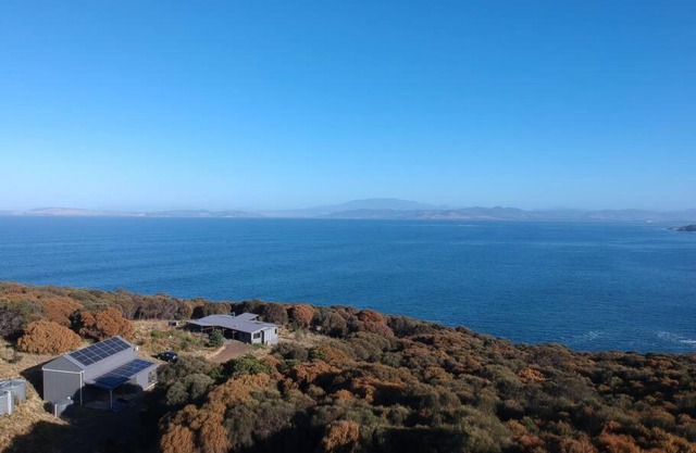 Eco Waterfront Seclusion - Carlton Bluff House