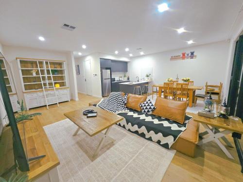 Eden - Kaws 伊甸园 - 潮熊