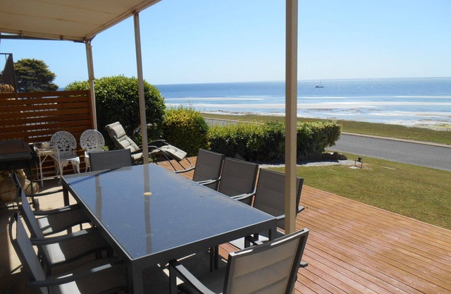 Edith's Magnificent Views Dog friendly Off Peak Special!