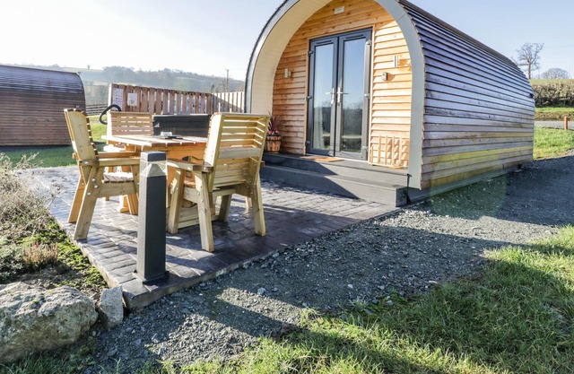 EFYRNWY, romantic, character holiday cottage in Llanfyllin