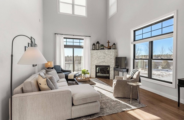 Egg Harbor Condo- new build, indoor pool and gym