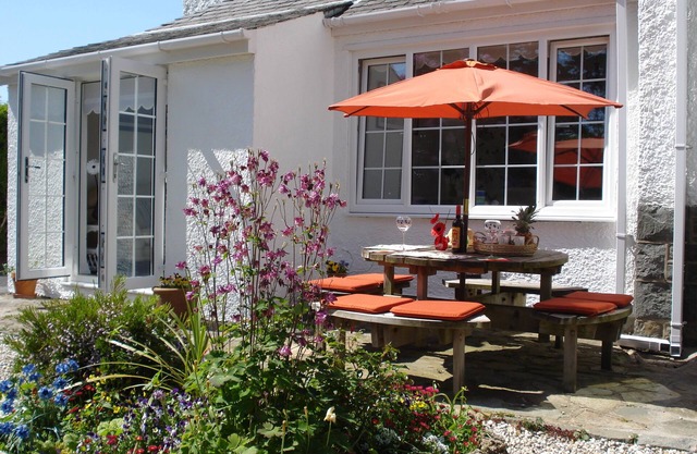 EGRYN BACH 5* Luxury House + family beach hut* , Nefyn