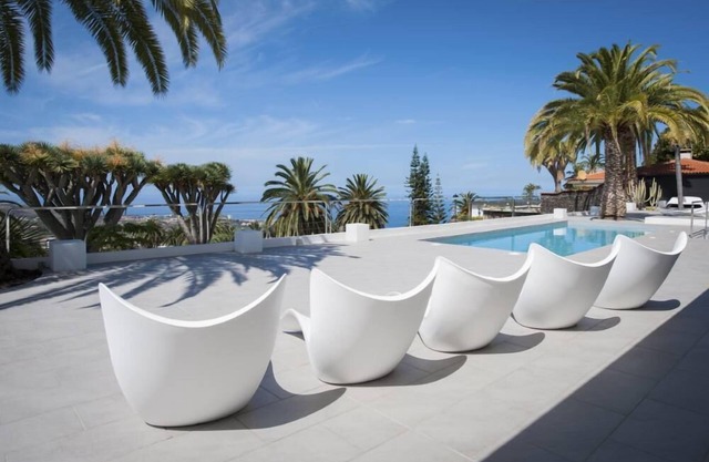 El Balcon: Charm, Design and Light