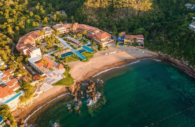 El Careyes Club & Residences