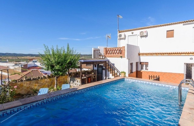 El Castillo La Puebla de Los Infantes by Ruralidays