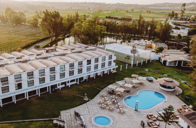 El LAGO HOTEL by Luoxo