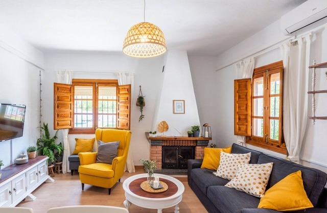 El Llano del Torcal Antequera - La Higuera by Ruralidays