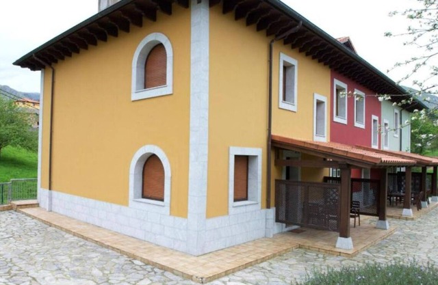 El Prau the Church, RED HOUSE