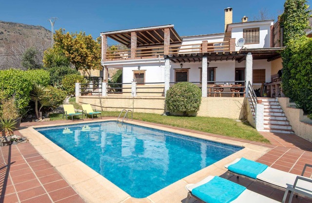 El Sabuco - Four Bedroom Villa, Sleeps 8