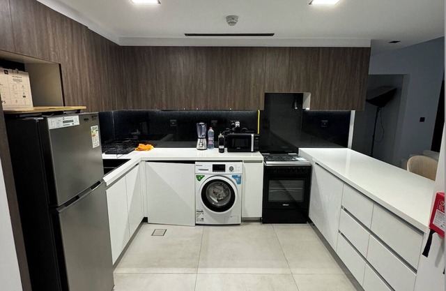 Elegant 2-Bedroom, 2-Bath Luxury Apartment in the Heart of Je VC