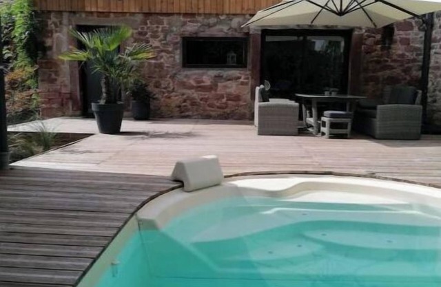 Elegant 3-star* gîte with private pool in the heart of the vineyards
