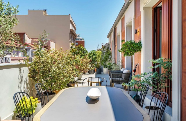 Elegant 5-Bedroom Apartment with Terrace in the Heart of Madrid