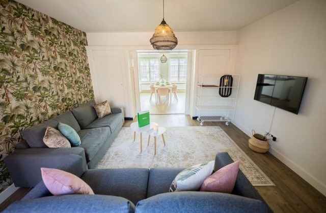 Elegant 75m² Two-Bedroom Apartment (SD-23-G)