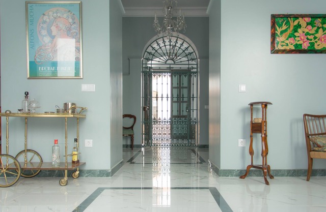 Elegant andalusian manor house with private pool