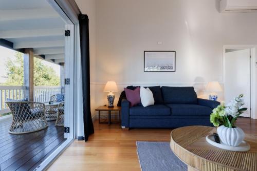 Elegant Beauty Point Home with WiFi & Fireplace