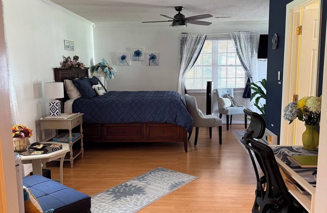 Elegant & Cozy Suite Minutes from Downtown Chattanooga Large Yard, Dog Friendly!