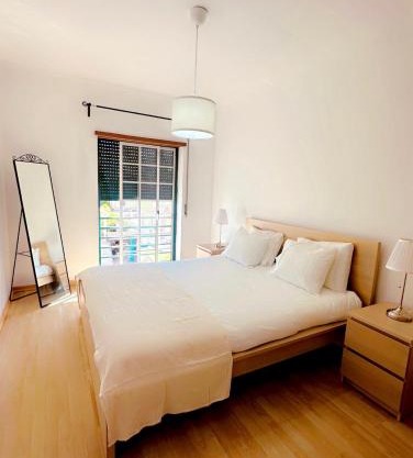 Elegant Getaway II - Lisbon- two bedroom apartment in Montijo- 10 mints from the beach