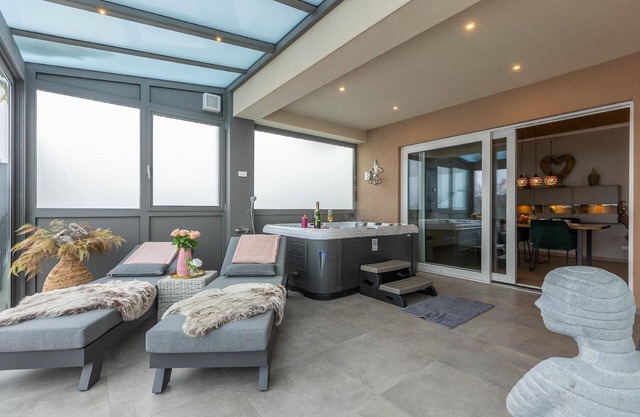 Elegant holiday flat in Hollnich with garden