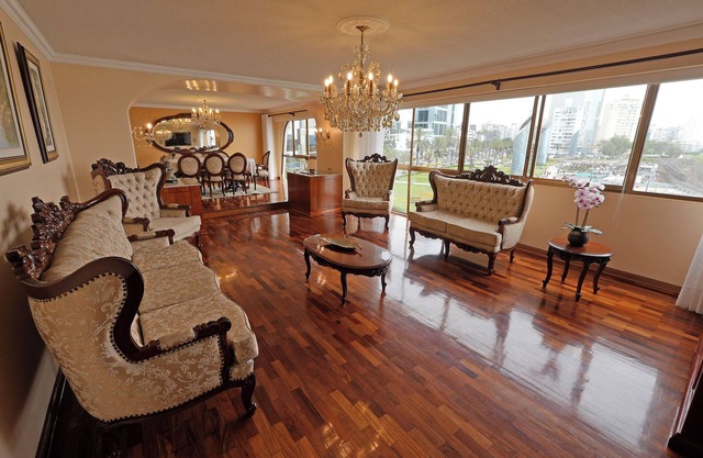 Elegant Ocean view apartment in fabulous Miraflores with in Marriot's location.