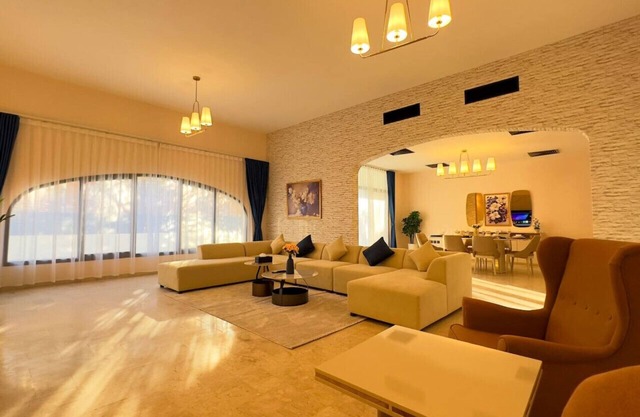 Elegant Villa in Al Danah - Perfect for Relaxation