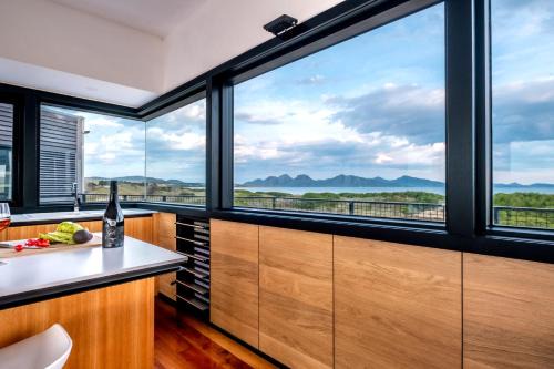 Elements - Freycinet Holiday Houses