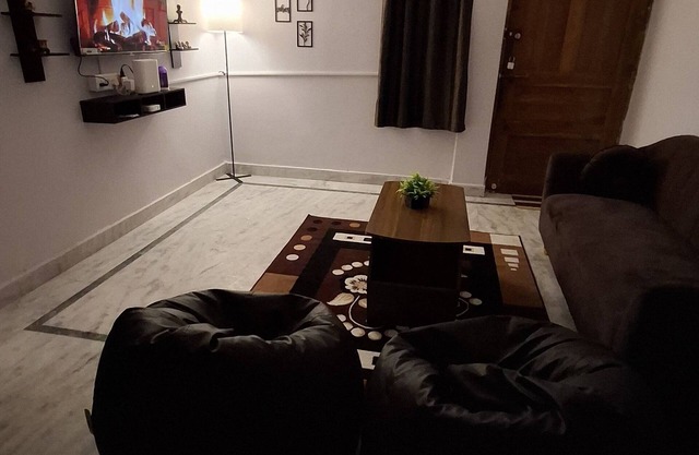 Elite Nook. Premium 2BHK Stay With All Amenities in Heart of Secunderabad.