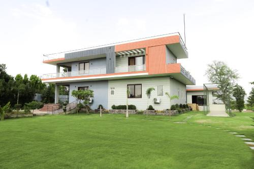 ELIVAAS Aarul 4 BHK Villa with Pvt Pool, Gazebo & Game Zone