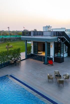 ELIVAAS Ibiza 4 BHK Farmhouse with Pvt Pool, Garden & Indoor Bar